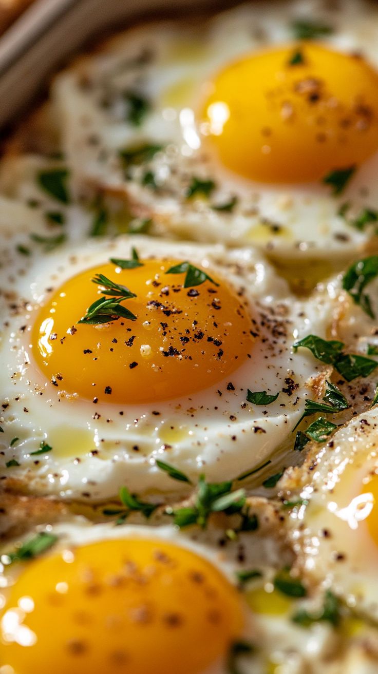 Estás cocinando los huevos mal: la forma más saludable de prepararlos